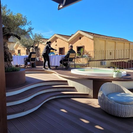 Palazzo Ferrucci Luxury Suites カリアリ エクステリア 写真