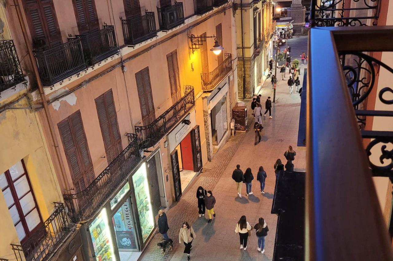 Palazzo Ferrucci Luxury Suites カリアリ エクステリア 写真