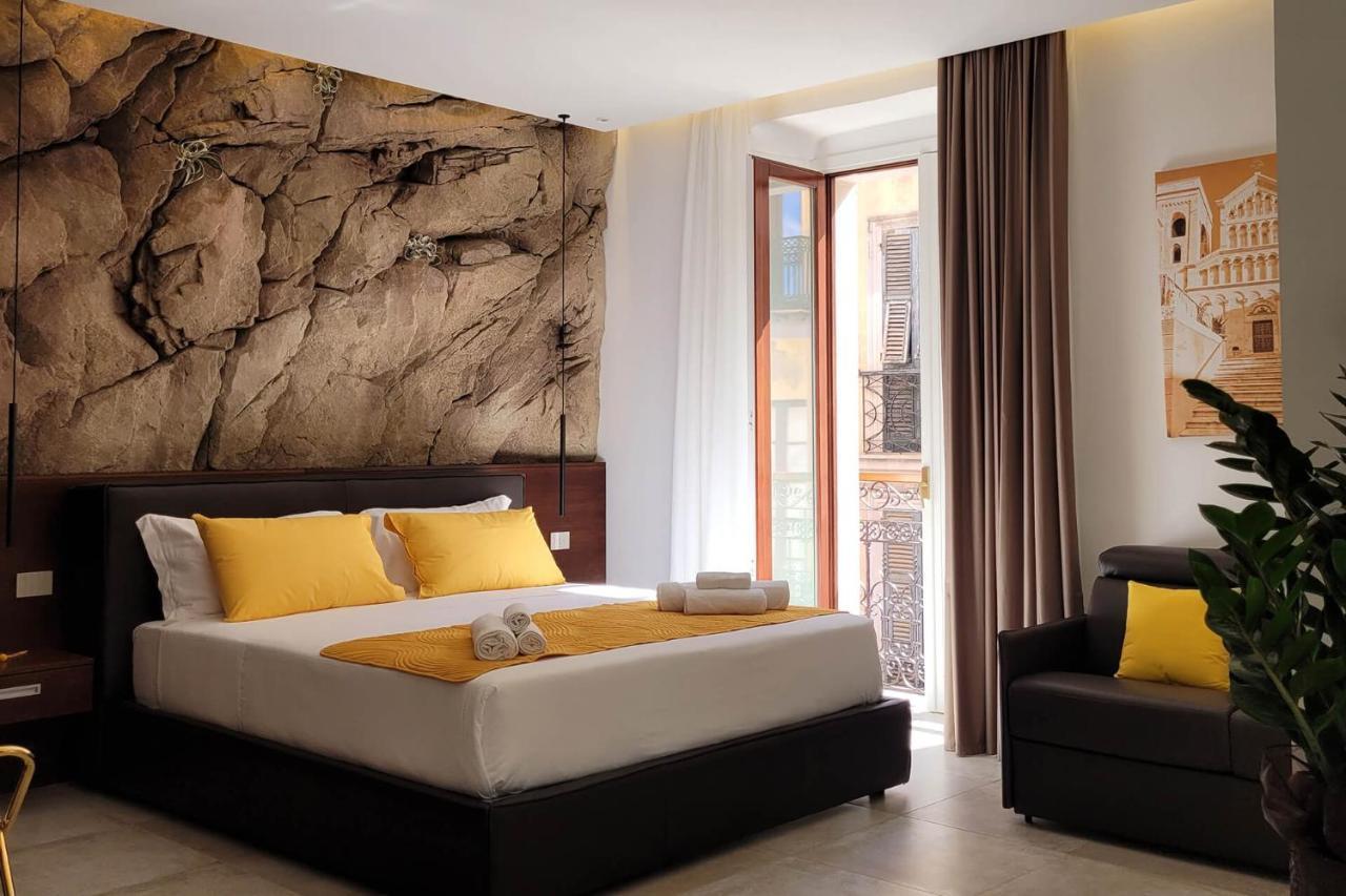 Palazzo Ferrucci Luxury Suites カリアリ エクステリア 写真